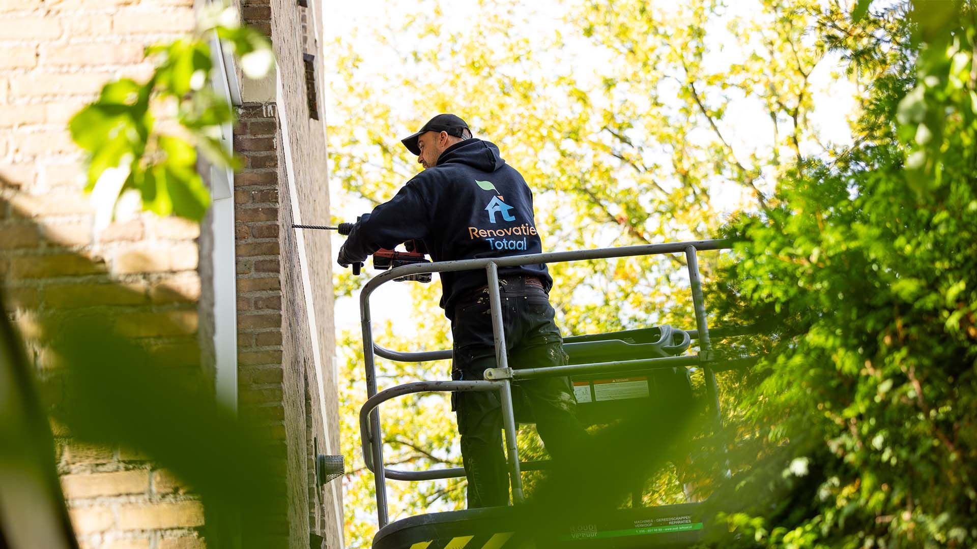 Natuurvriendelijk isoleren van een spouwmuur met oog voor dieren